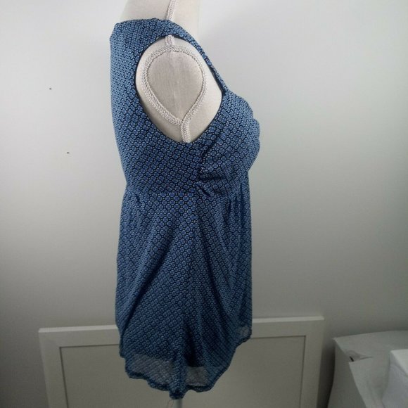 New York & Company Geometric Top Medium - Picture 3 of 14